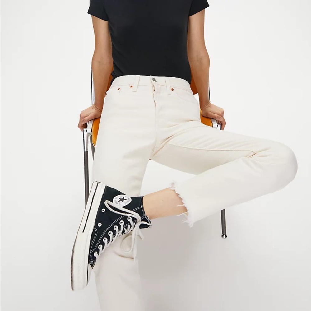 Levi’s cream wedgie icon denim 27